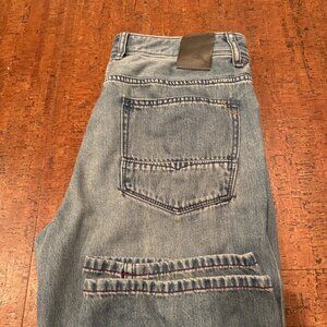 Tommy Bahama Men’s 32X34 Light Wash Blue Straight Leg Jeans